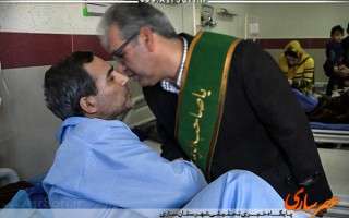 خادمان مسجد جمکران از بیماران بیمارستان بوعلی ساری عیادت کردند +تصاویر