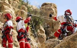 نجات کوهنورد ۴۷ ساله در ارتفاع ۴ هزار متری قله دماوند