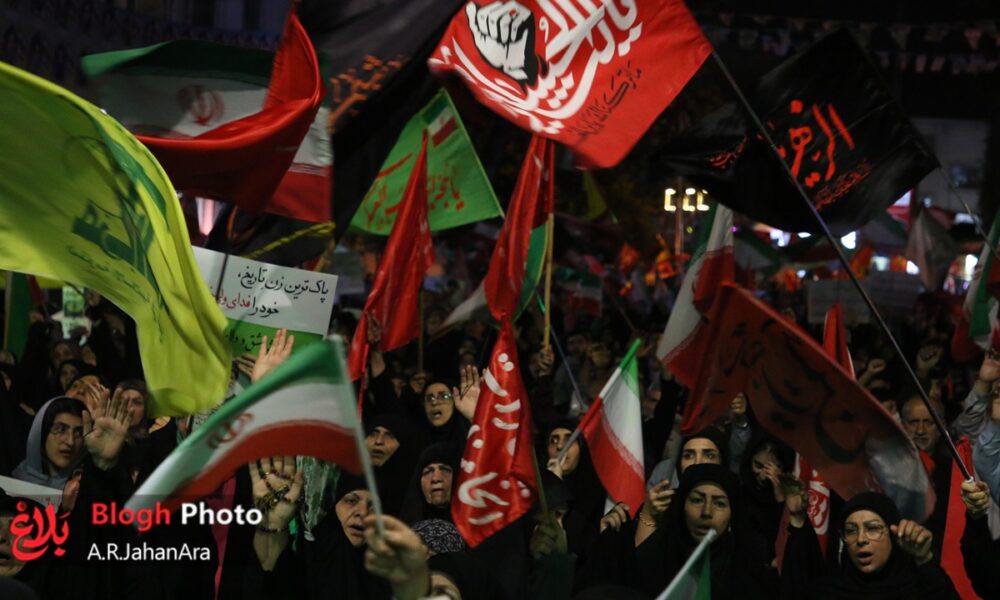 طنین لبیک یا خامنه‌ای در میدان طالقانی قائم‌شهر